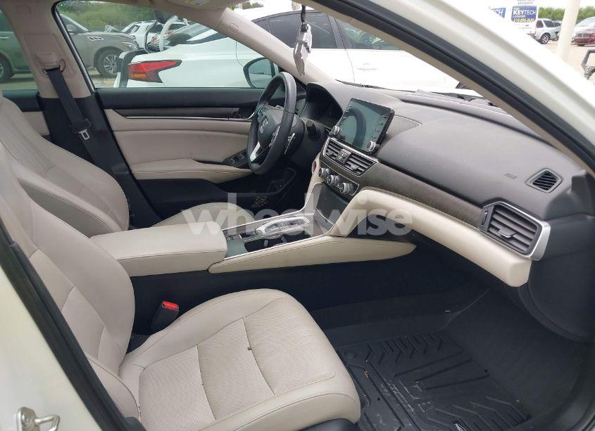 Photo 5 of 2018 Honda Accord EX-L 2.0T (VIN 1HGCV2F66JA015749)