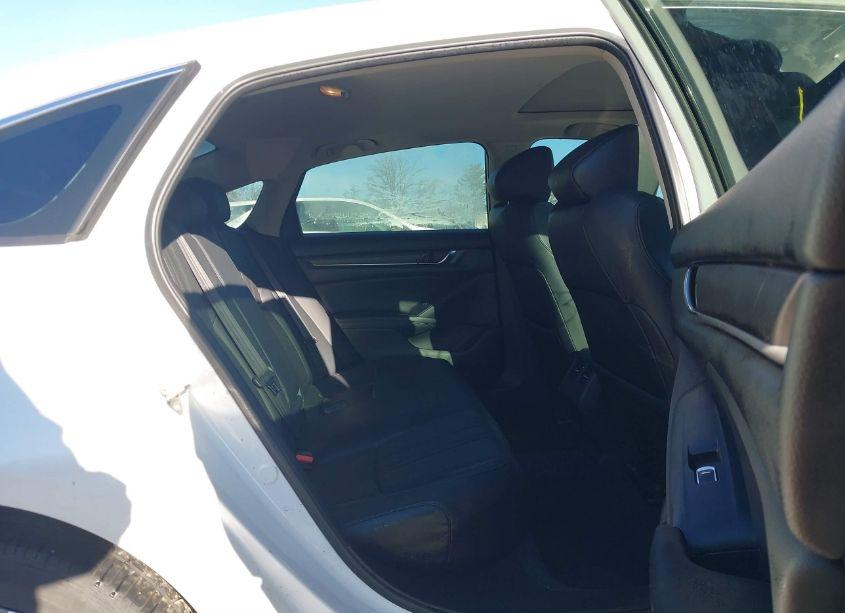 Photo 8 of 2018 Honda Accord EX-L 2.0T (VIN 1HGCV2F69JA037924)