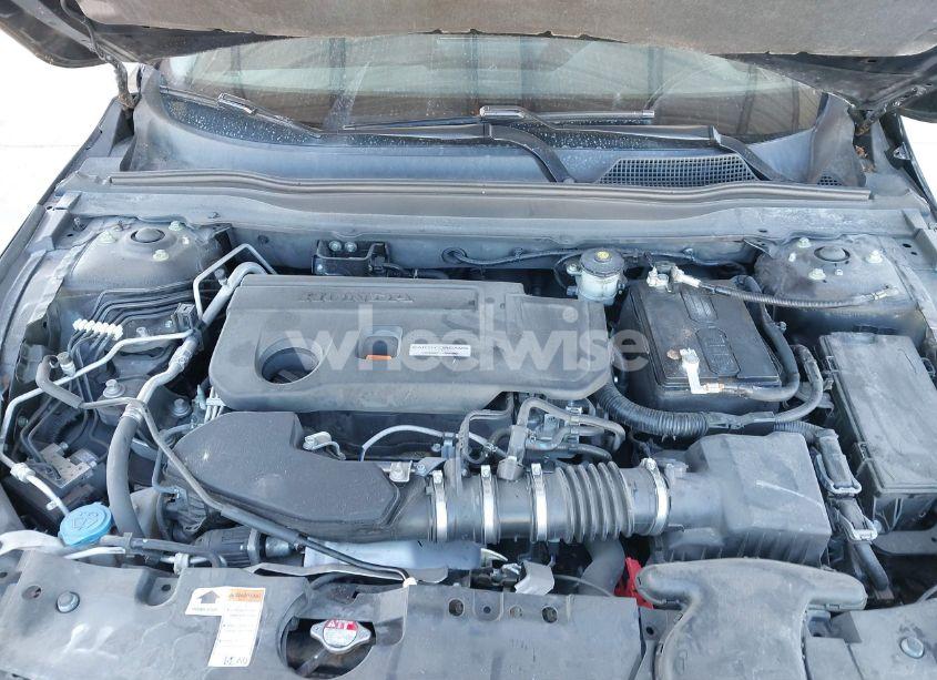 Photo 10 of 2018 Honda Accord EX-L 2.0T (VIN 1HGCV2F6XJA041707)