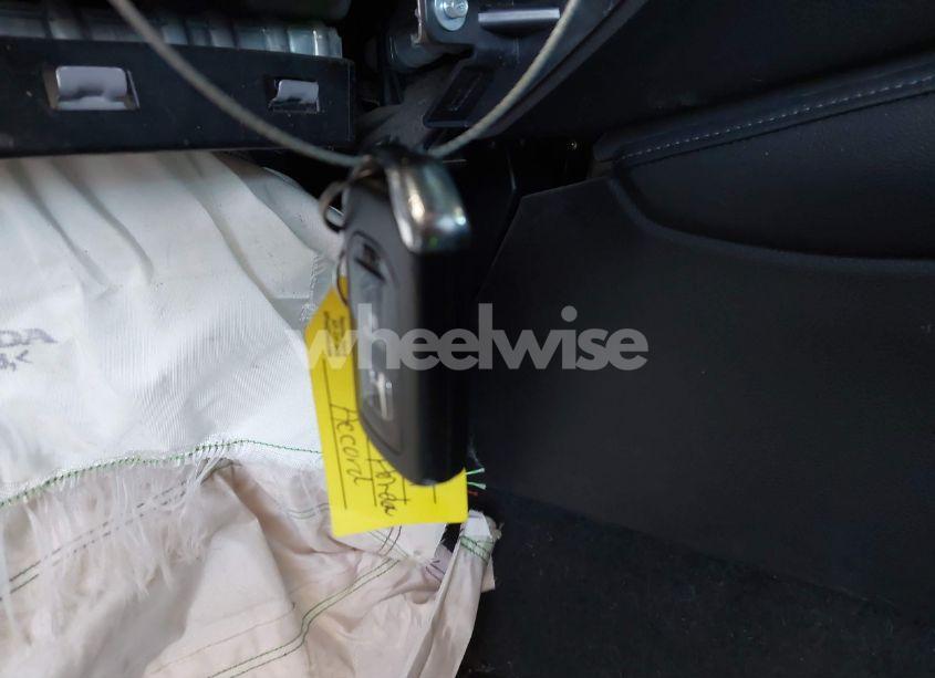 Photo 11 of 2018 Honda Accord EX-L 2.0T (VIN 1HGCV2F6XJA041707)