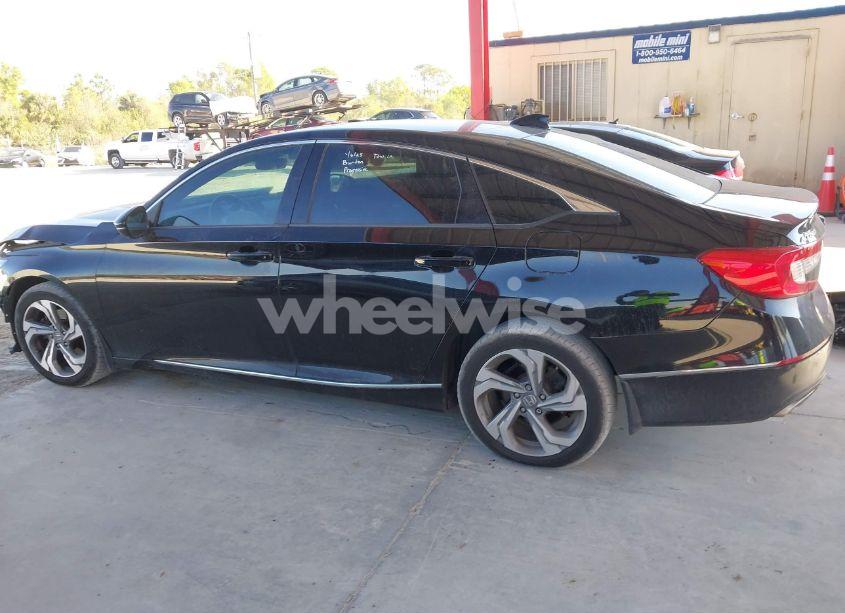 Photo 15 of 2018 Honda Accord EX-L 2.0T (VIN 1HGCV2F6XJA041707)