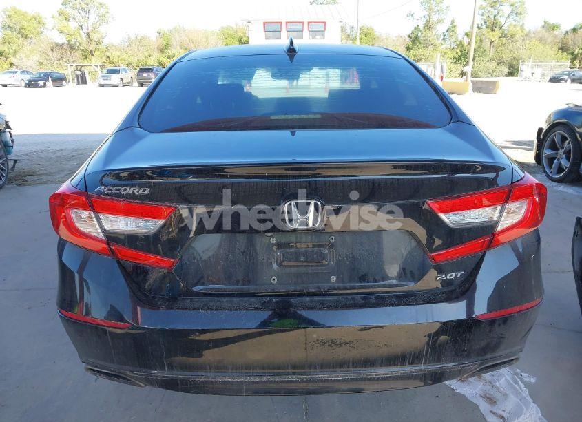 Photo 17 of 2018 Honda Accord EX-L 2.0T (VIN 1HGCV2F6XJA041707)