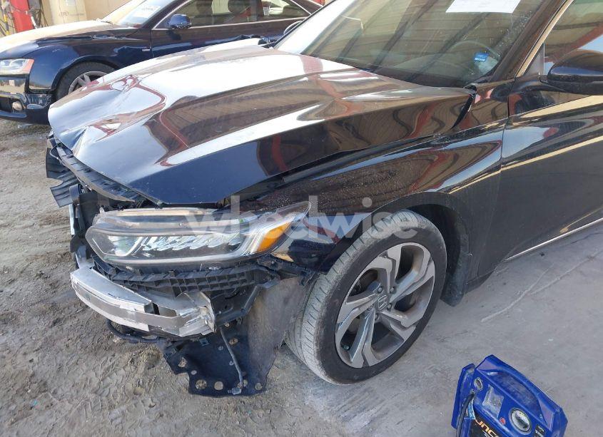 Photo 18 of 2018 Honda Accord EX-L 2.0T (VIN 1HGCV2F6XJA041707)