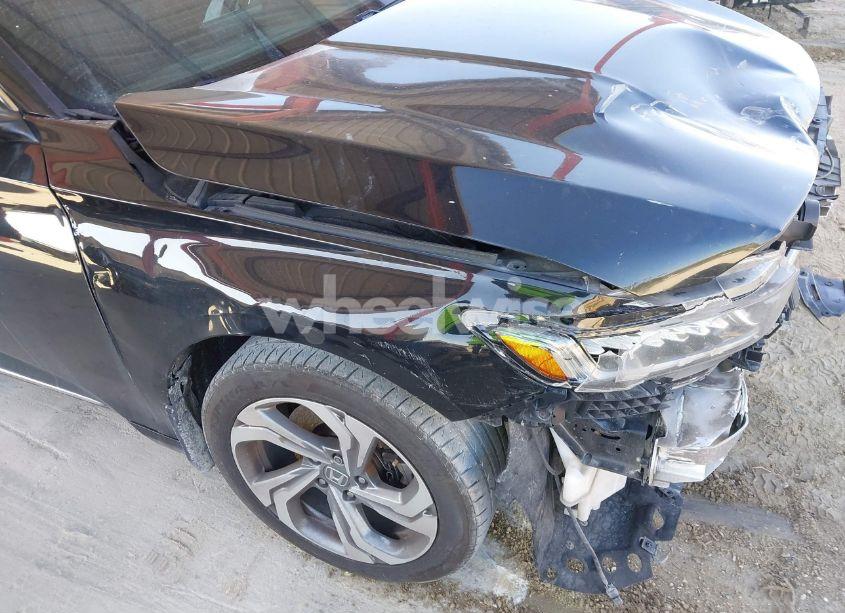 Photo 19 of 2018 Honda Accord EX-L 2.0T (VIN 1HGCV2F6XJA041707)