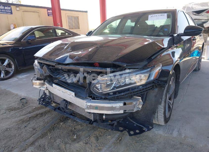 Photo 2 of 2018 Honda Accord EX-L 2.0T (VIN 1HGCV2F6XJA041707)