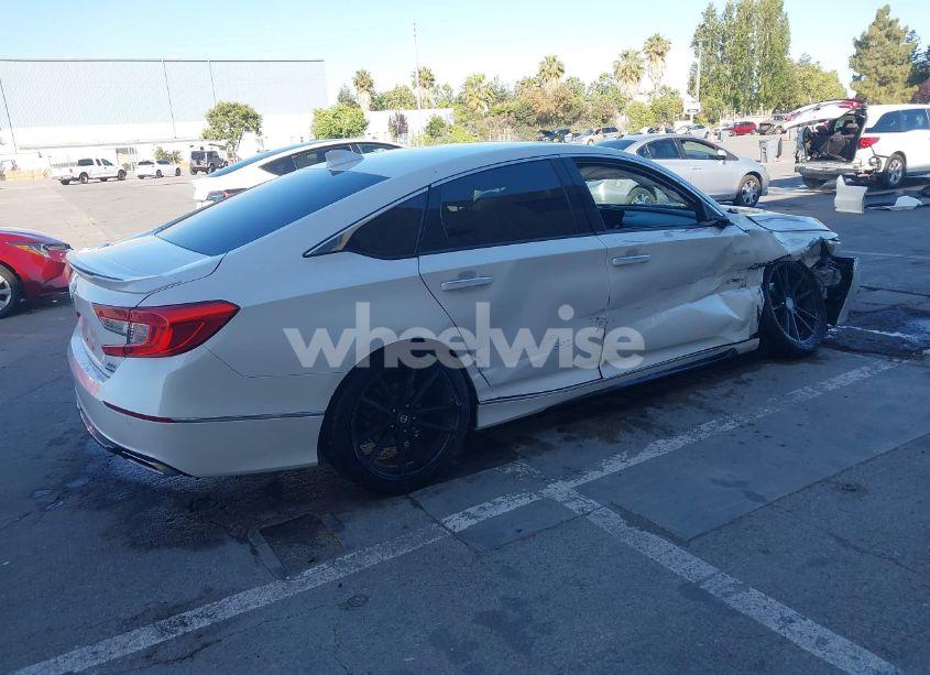 Photo 4 of 2018 Honda Accord TOURING 2.0T (VIN 1HGCV2F90JA024201)