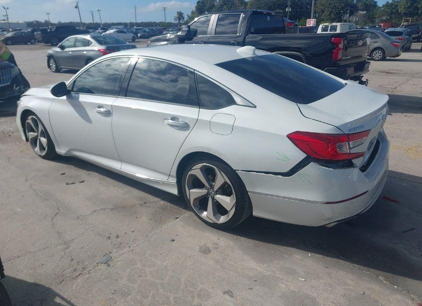 Photo 3 of 2018 Honda Accord TOURING 2.0T (VIN 1HGCV2F90JA041046)