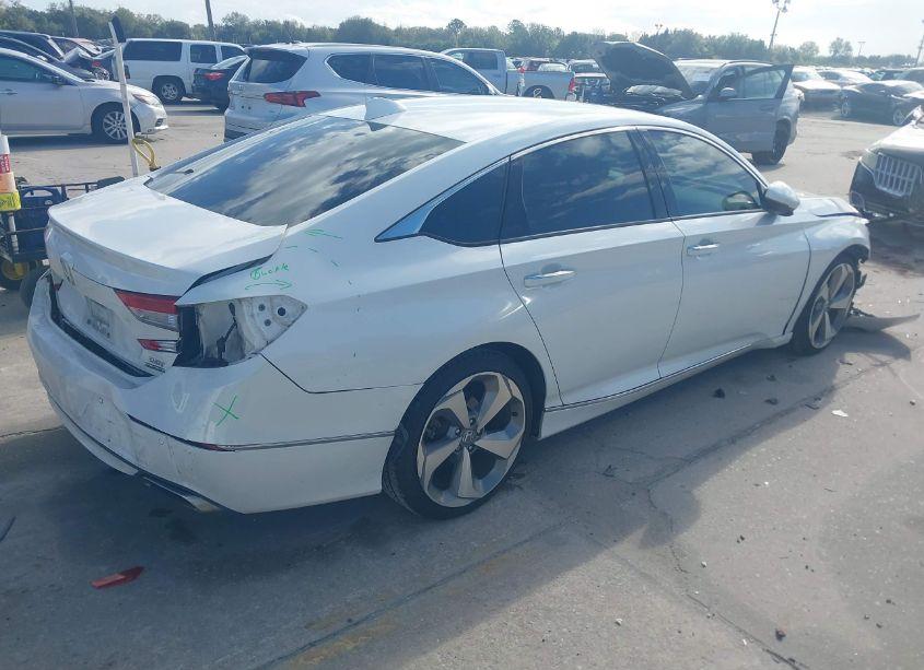 Photo 4 of 2018 Honda Accord TOURING 2.0T (VIN 1HGCV2F90JA041046)