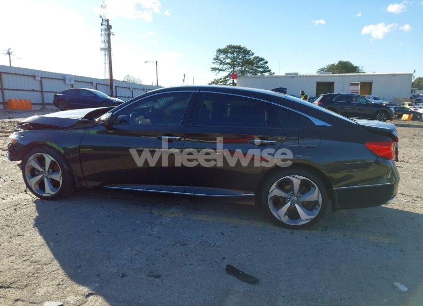 Photo 15 of 2018 Honda Accord TOURING 2.0T (VIN 1HGCV2F91JA019721)