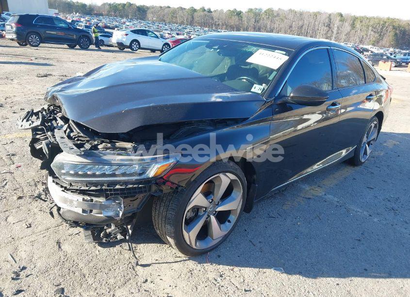 Photo 2 of 2018 Honda Accord TOURING 2.0T (VIN 1HGCV2F91JA019721)