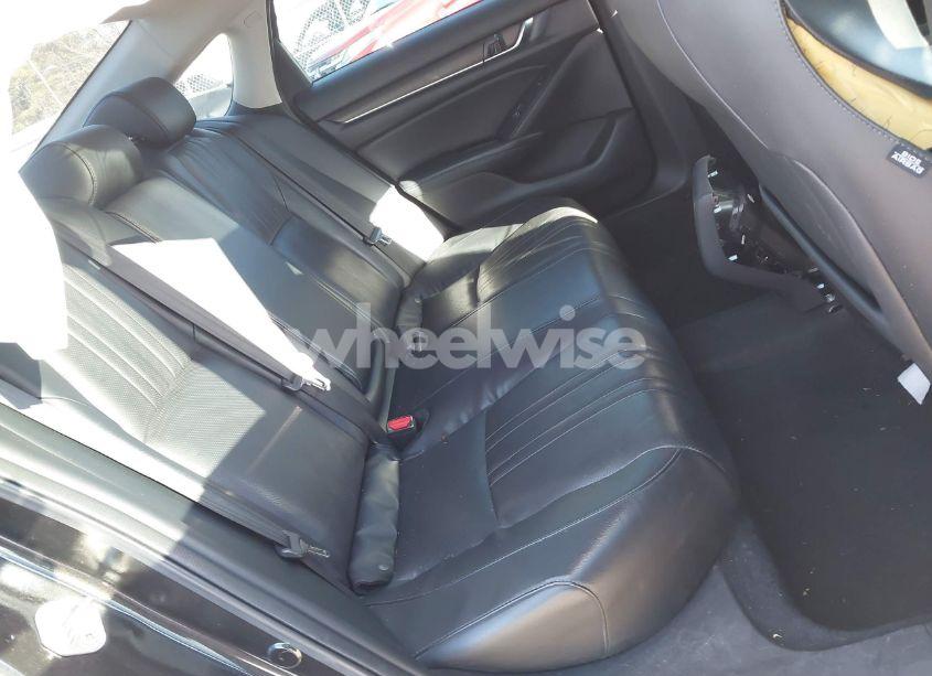 Photo 8 of 2018 Honda Accord TOURING 2.0T (VIN 1HGCV2F91JA019721)