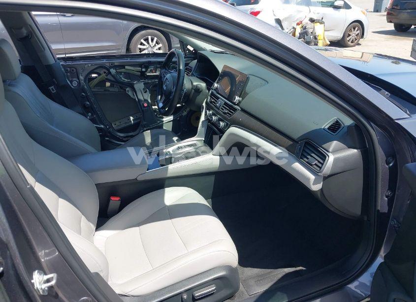 Photo 5 of 2018 Honda Accord TOURING 2.0T (VIN 1HGCV2F91JA026099)