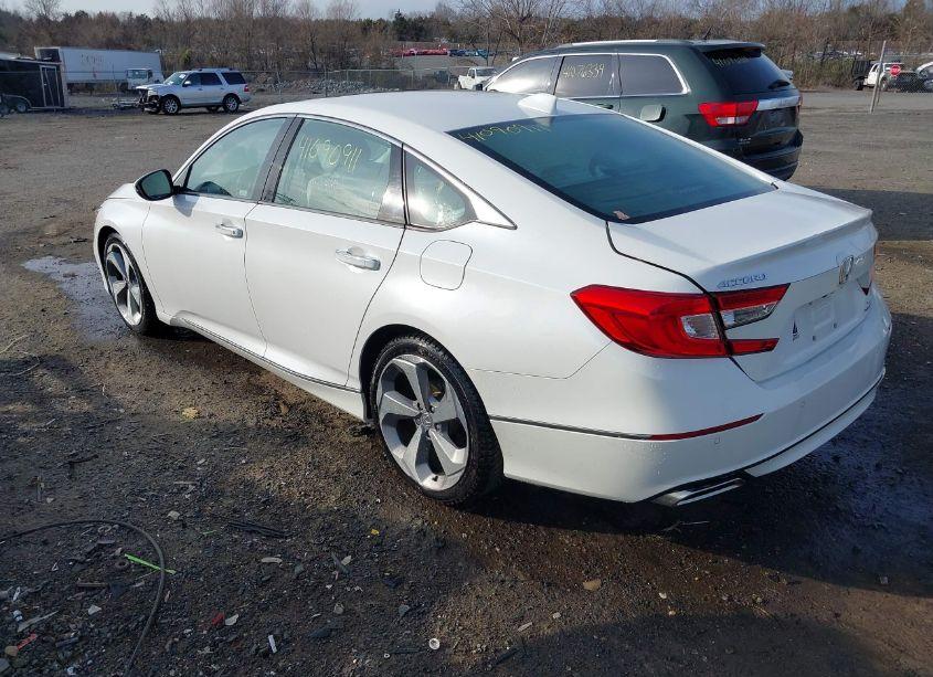 Photo 3 of 2018 Honda Accord TOURING 2.0T (VIN 1HGCV2F91JA026801)