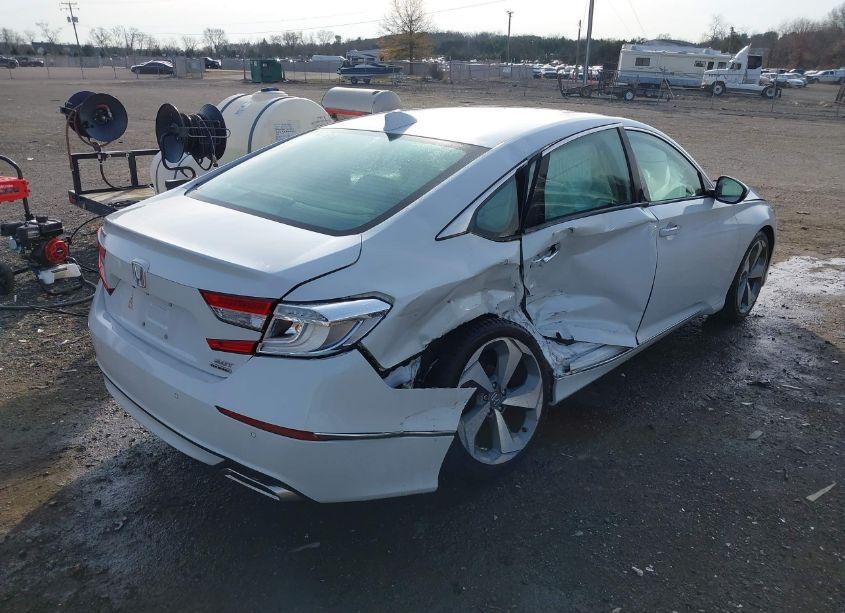 Photo 4 of 2018 Honda Accord TOURING 2.0T (VIN 1HGCV2F91JA026801)