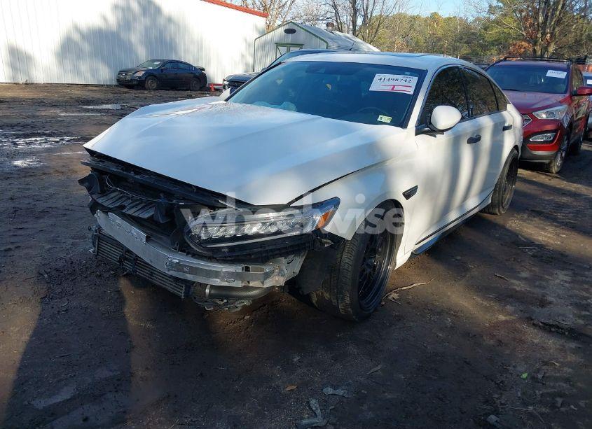 Photo 2 of 2018 Honda Accord TOURING 2.0T (VIN 1HGCV2F91JA028192)