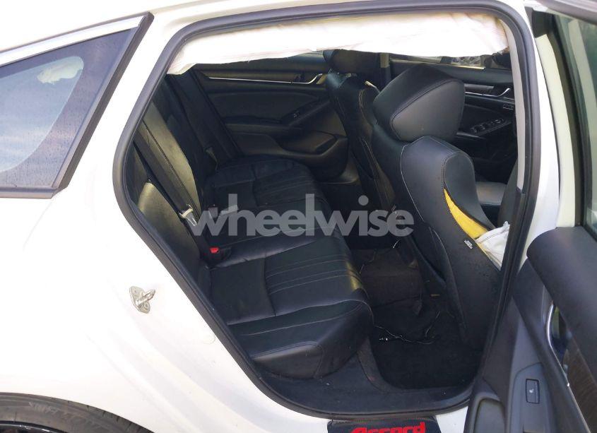 Photo 8 of 2018 Honda Accord TOURING 2.0T (VIN 1HGCV2F91JA028192)