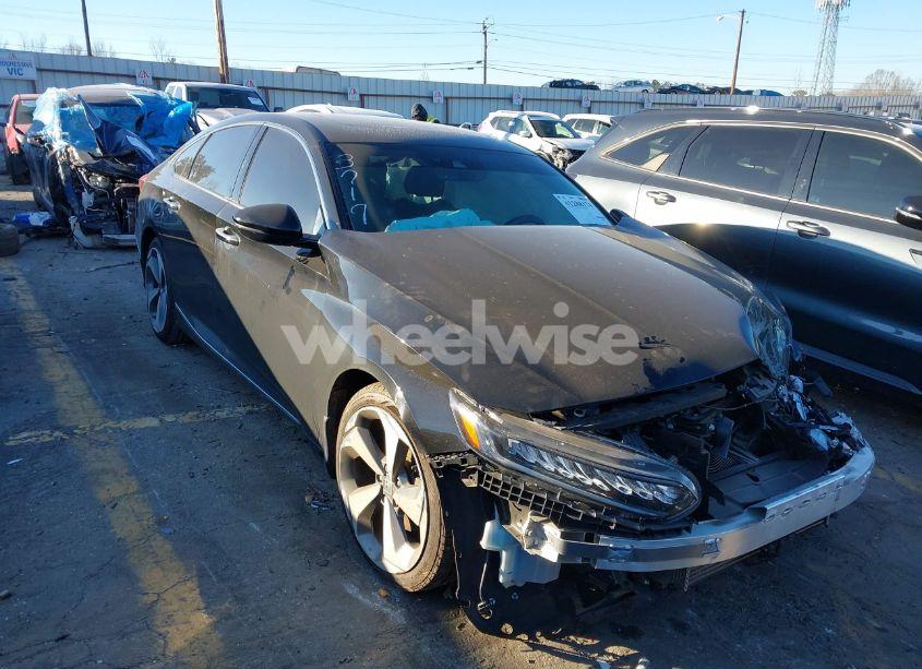 2019 Honda Accord TOURING 2.0T (VIN 1HGCV2F91KA033717) main photo