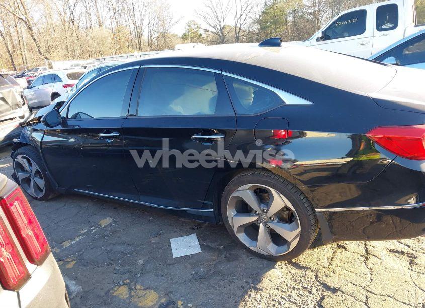 Photo 14 of 2019 Honda Accord TOURING 2.0T (VIN 1HGCV2F91KA033717)