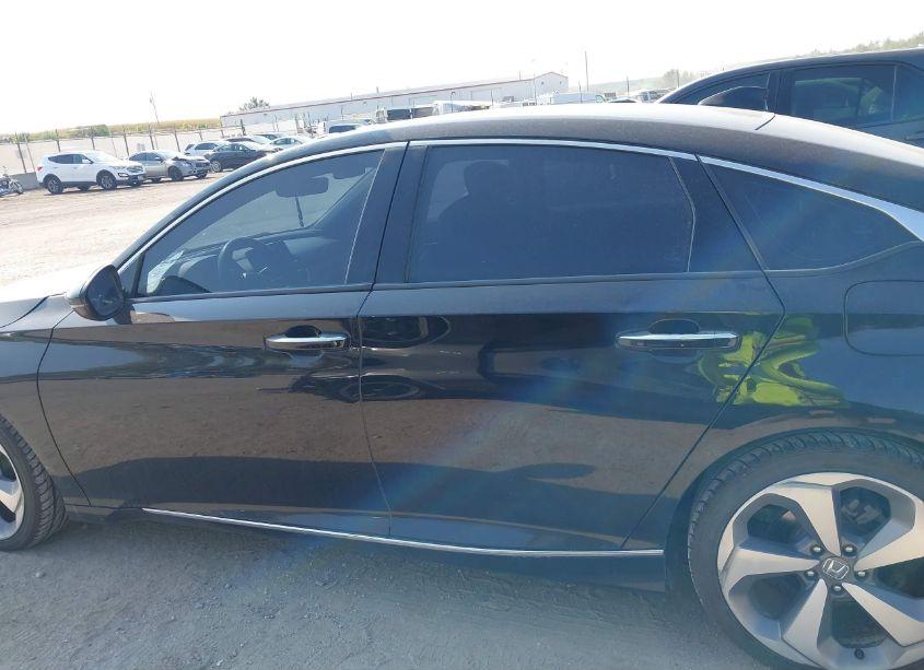 Photo 14 of 2020 Honda Accord TOURING (VIN 1HGCV2F91LA027823)