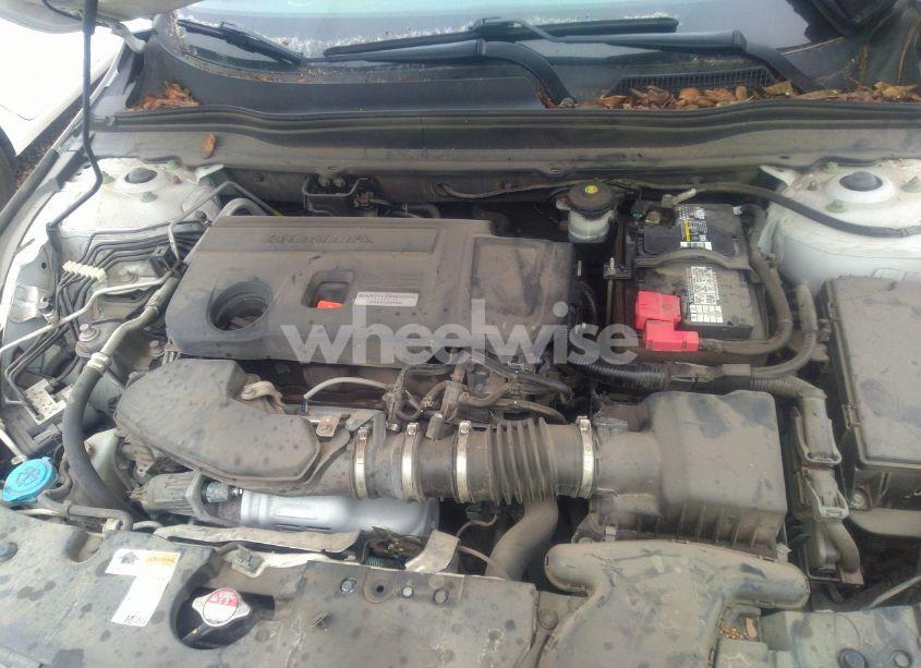 Photo 10 of 2018 Honda Accord TOURING 2.0T (VIN 1HGCV2F92JA003561)