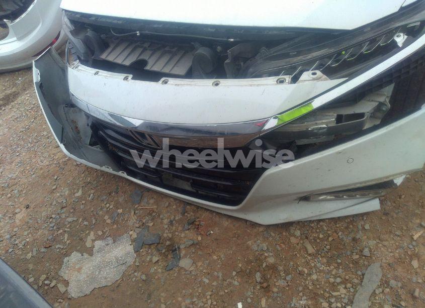 Photo 12 of 2018 Honda Accord TOURING 2.0T (VIN 1HGCV2F92JA003561)