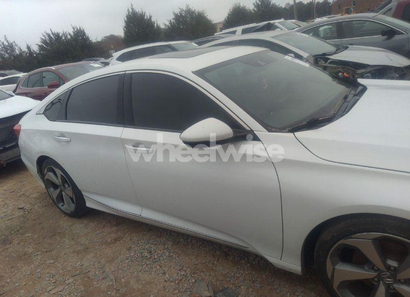 Photo 14 of 2018 Honda Accord TOURING 2.0T (VIN 1HGCV2F92JA003561)