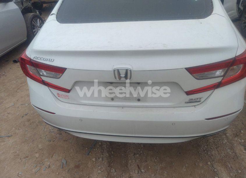 Photo 17 of 2018 Honda Accord TOURING 2.0T (VIN 1HGCV2F92JA003561)