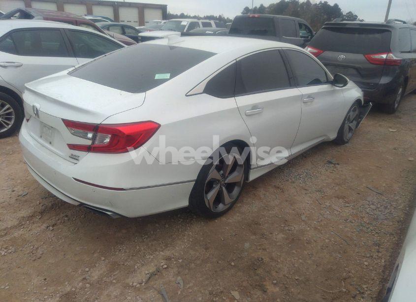 Photo 4 of 2018 Honda Accord TOURING 2.0T (VIN 1HGCV2F92JA003561)