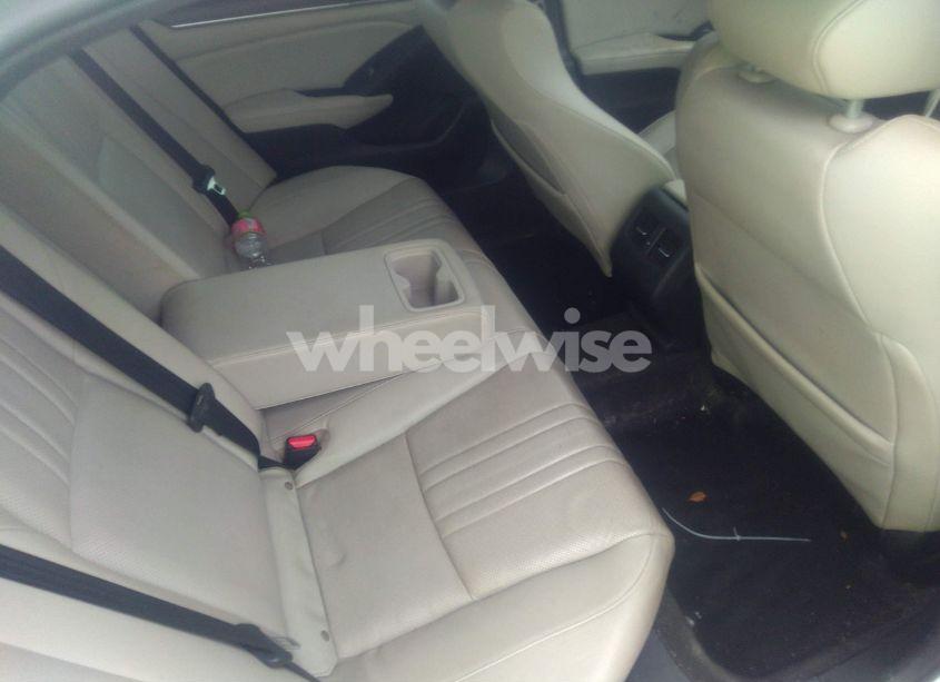 Photo 8 of 2018 Honda Accord TOURING 2.0T (VIN 1HGCV2F92JA003561)