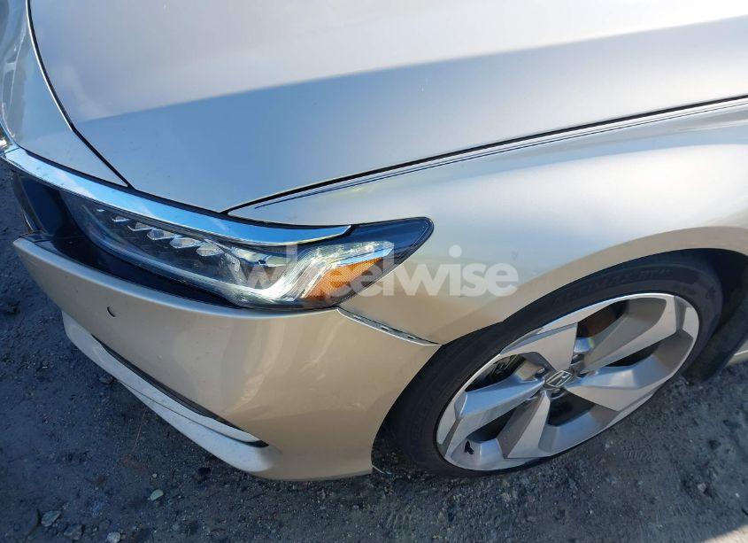 Photo 18 of 2018 Honda Accord TOURING 2.0T (VIN 1HGCV2F92JA016181)