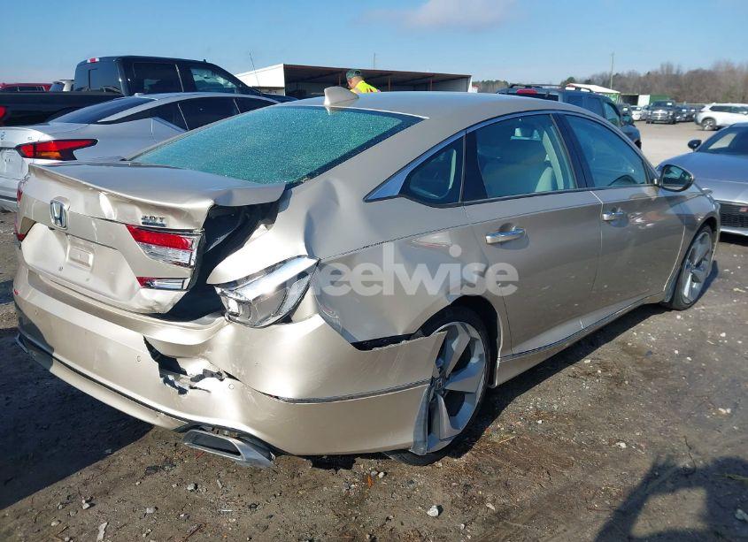 Photo 4 of 2018 Honda Accord TOURING 2.0T (VIN 1HGCV2F92JA016181)