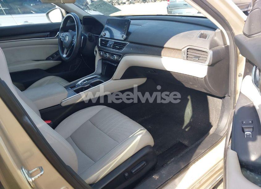 Photo 5 of 2018 Honda Accord TOURING 2.0T (VIN 1HGCV2F92JA016181)