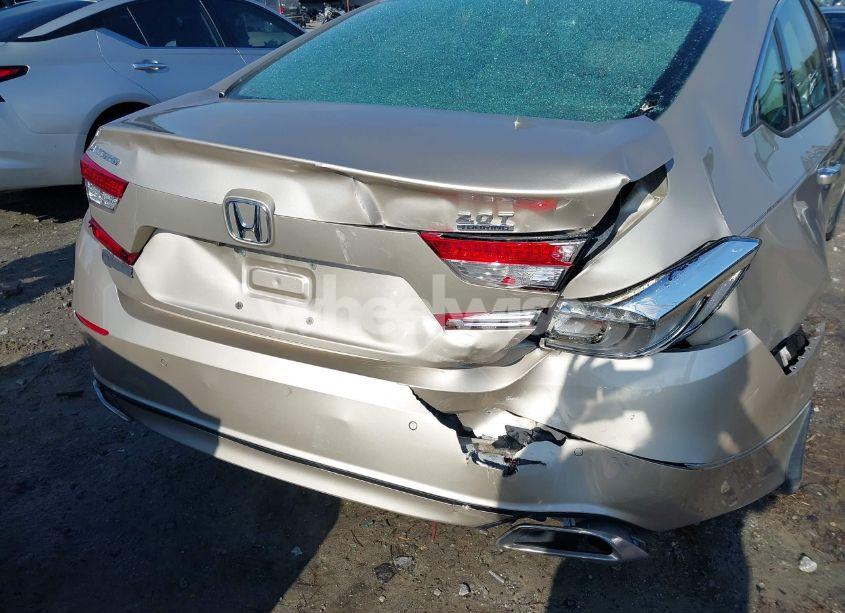 Photo 6 of 2018 Honda Accord TOURING 2.0T (VIN 1HGCV2F92JA016181)