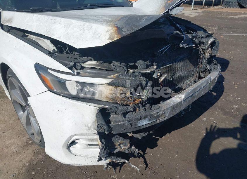 Photo 13 of 2018 Honda Accord TOURING 2.0T (VIN 1HGCV2F92JA027214)