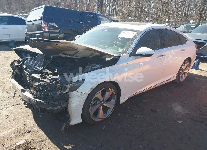 Photo 2 of 2018 Honda Accord TOURING 2.0T (VIN 1HGCV2F92JA027214)