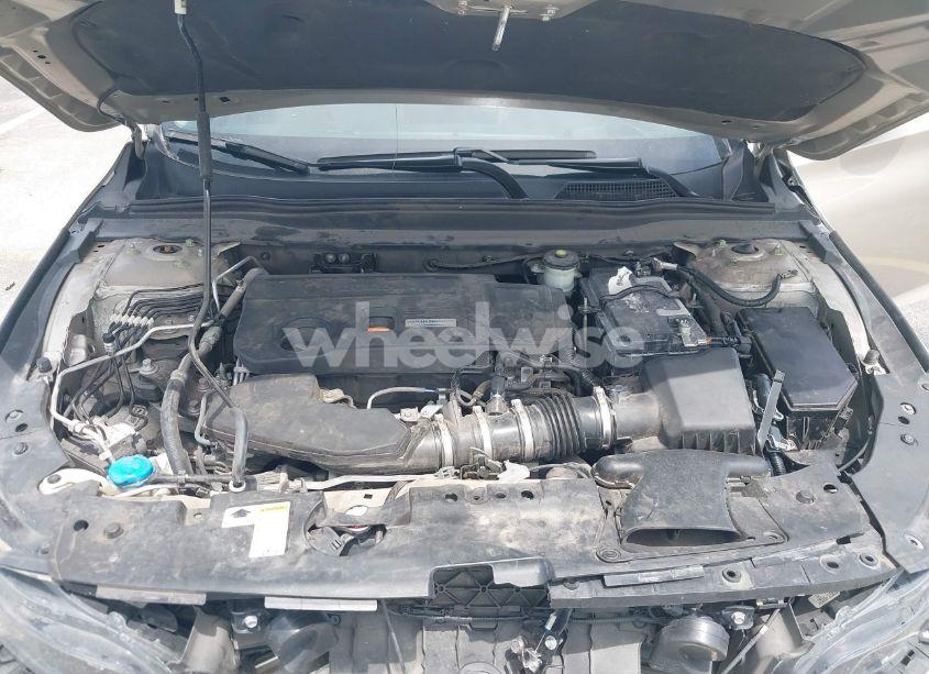 Photo 10 of 2018 Honda Accord TOURING 2.0T (VIN 1HGCV2F92JA032736)