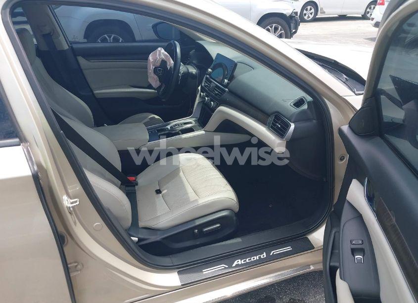 Photo 5 of 2018 Honda Accord TOURING 2.0T (VIN 1HGCV2F92JA032736)