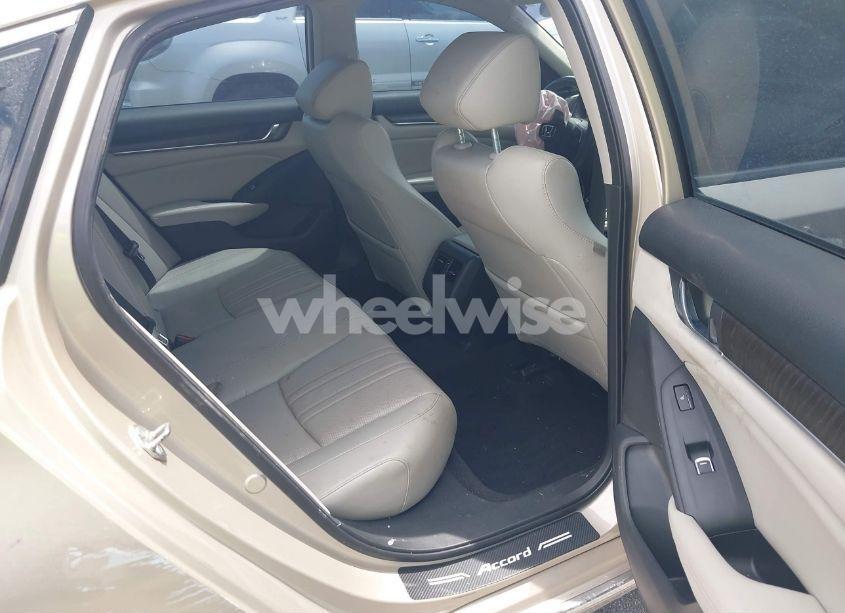 Photo 8 of 2018 Honda Accord TOURING 2.0T (VIN 1HGCV2F92JA032736)