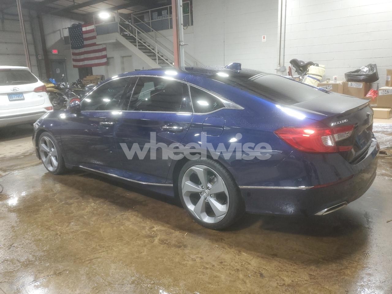 Photo 2 of 2019 HONDA ACCORD TOURING (VIN 1HGCV2F92KA028185)