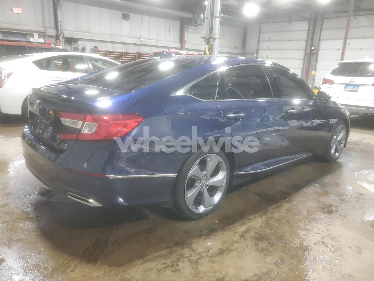 Photo 3 of 2019 HONDA ACCORD TOURING (VIN 1HGCV2F92KA028185)