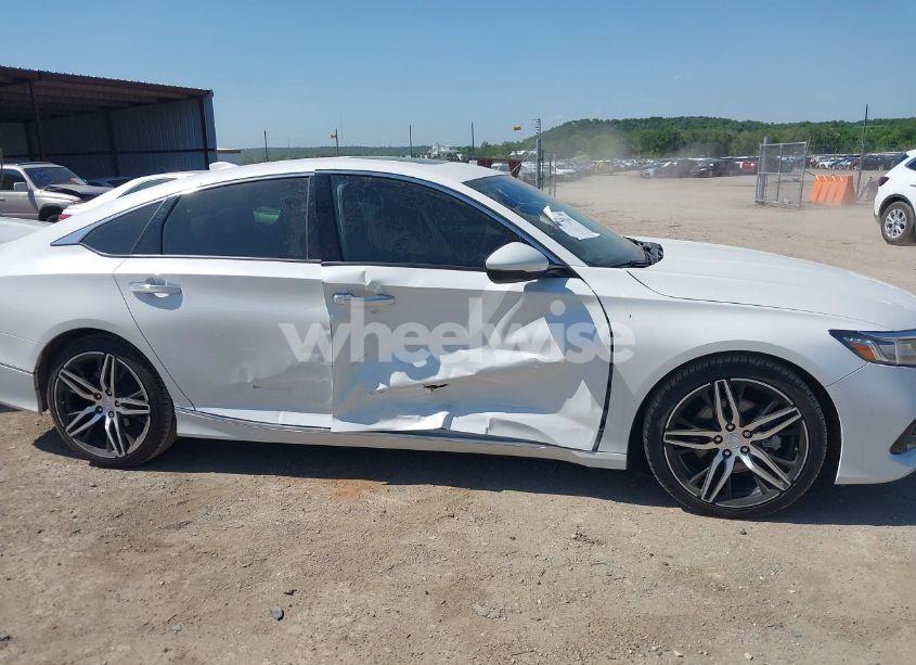 Photo 6 of 2022 Honda Accord TOURING (VIN 1HGCV2F92NA003629)