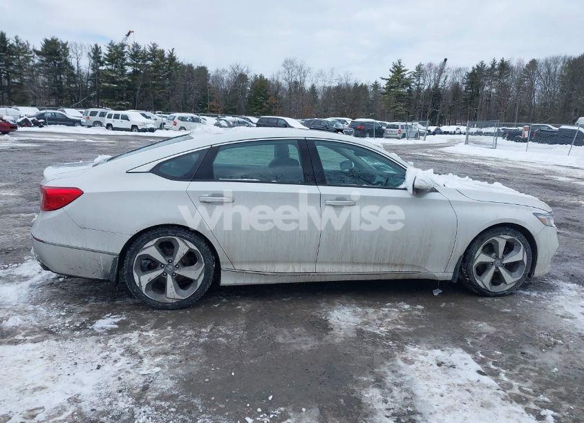 Photo 13 of 2018 Honda Accord TOURING 2.0T (VIN 1HGCV2F93JA043888)