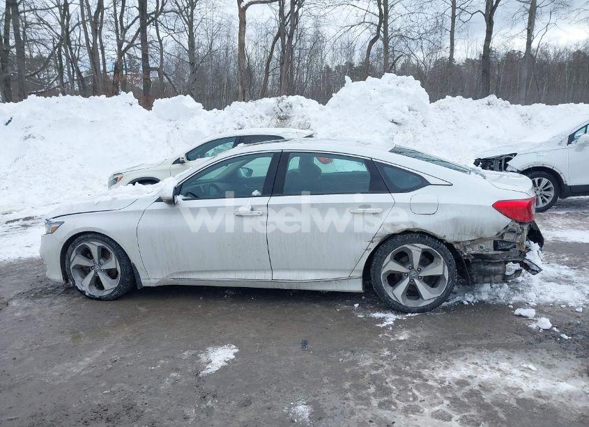 Photo 14 of 2018 Honda Accord TOURING 2.0T (VIN 1HGCV2F93JA043888)