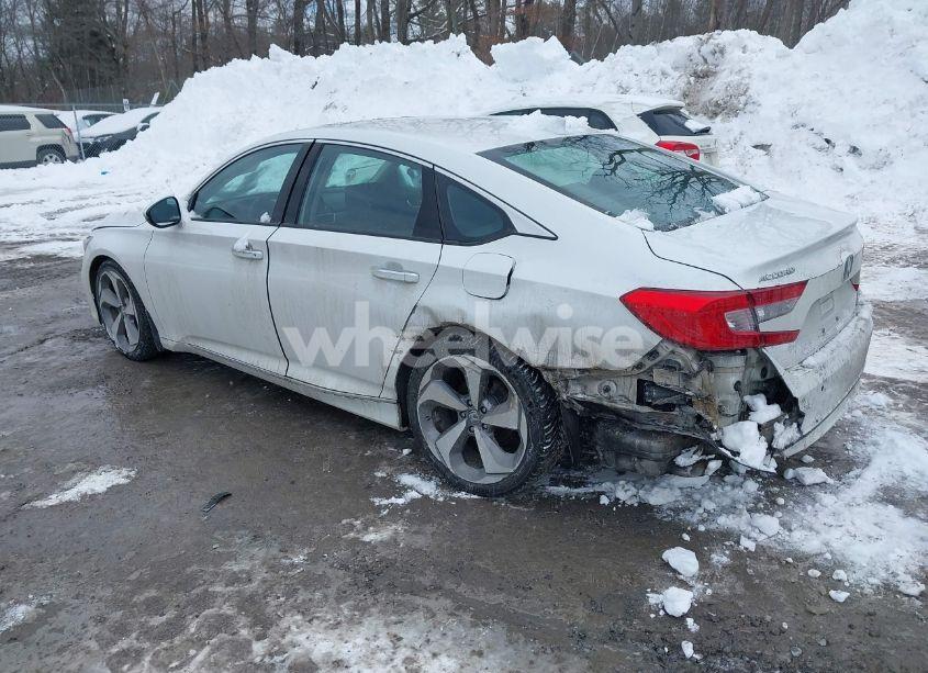 Photo 3 of 2018 Honda Accord TOURING 2.0T (VIN 1HGCV2F93JA043888)