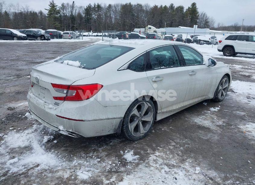 Photo 4 of 2018 Honda Accord TOURING 2.0T (VIN 1HGCV2F93JA043888)