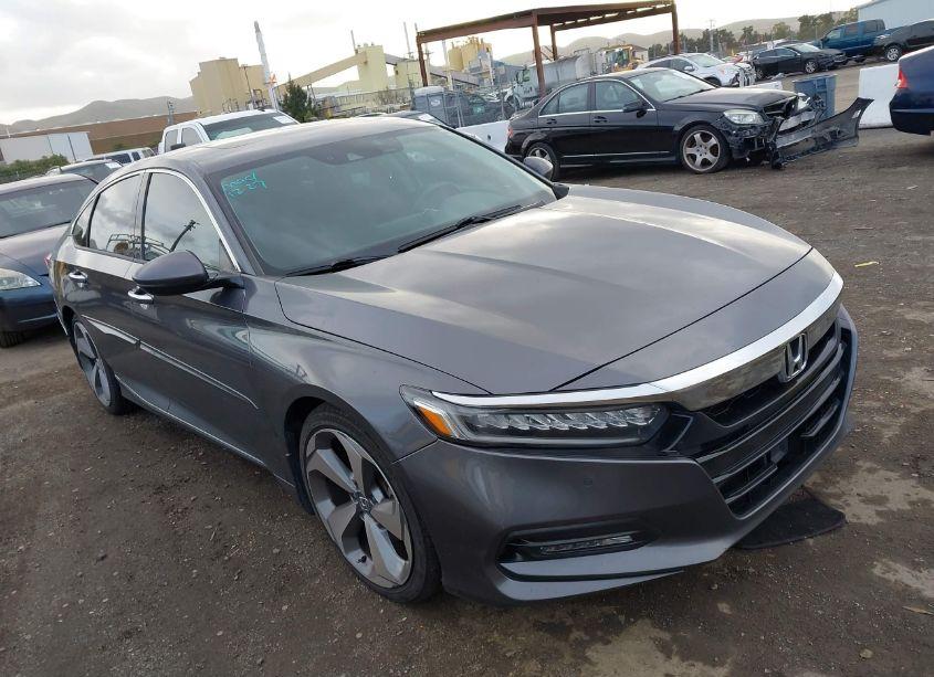 2018 Honda Accord TOURING 2.0T (VIN 1HGCV2F93JA045382) main photo