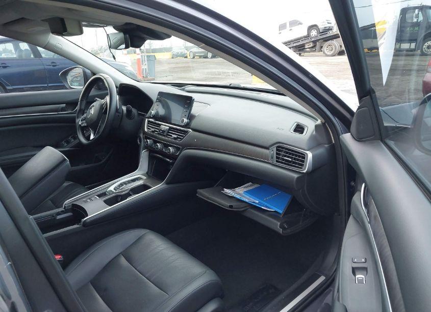 Photo 5 of 2018 Honda Accord TOURING 2.0T (VIN 1HGCV2F93JA045382)