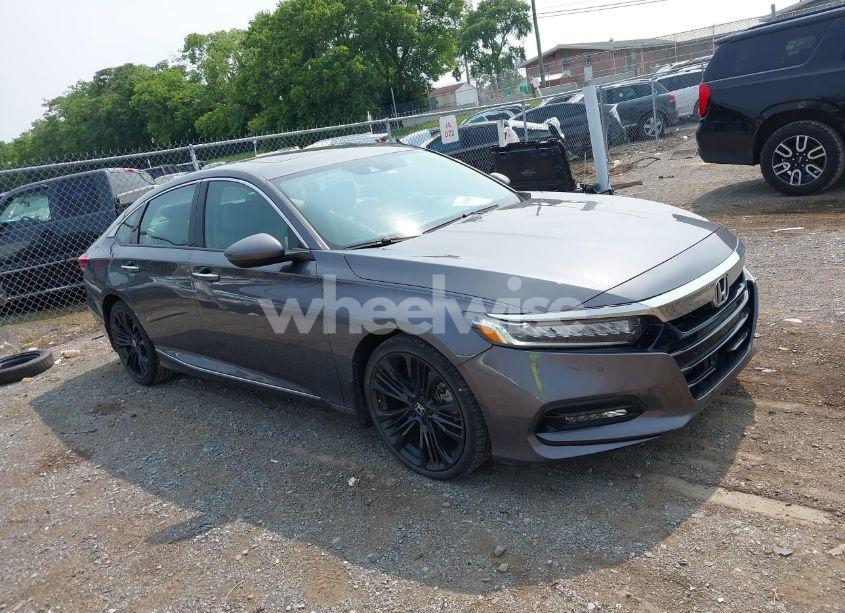 Photo 13 of 2019 Honda Accord TOURING 2.0T (VIN 1HGCV2F93KA022105)