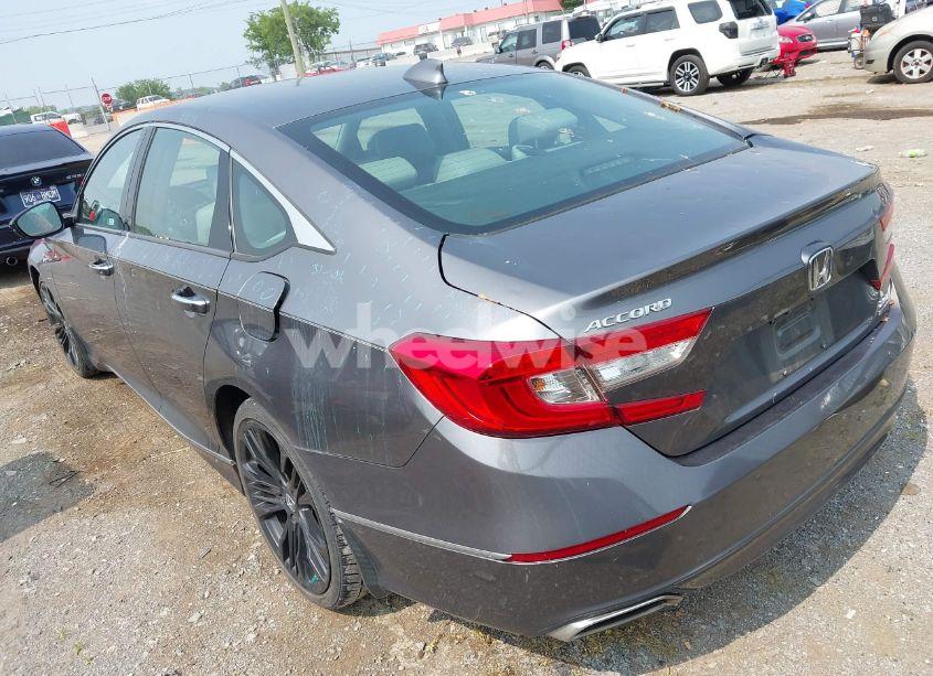 Photo 3 of 2019 Honda Accord TOURING 2.0T (VIN 1HGCV2F93KA022105)