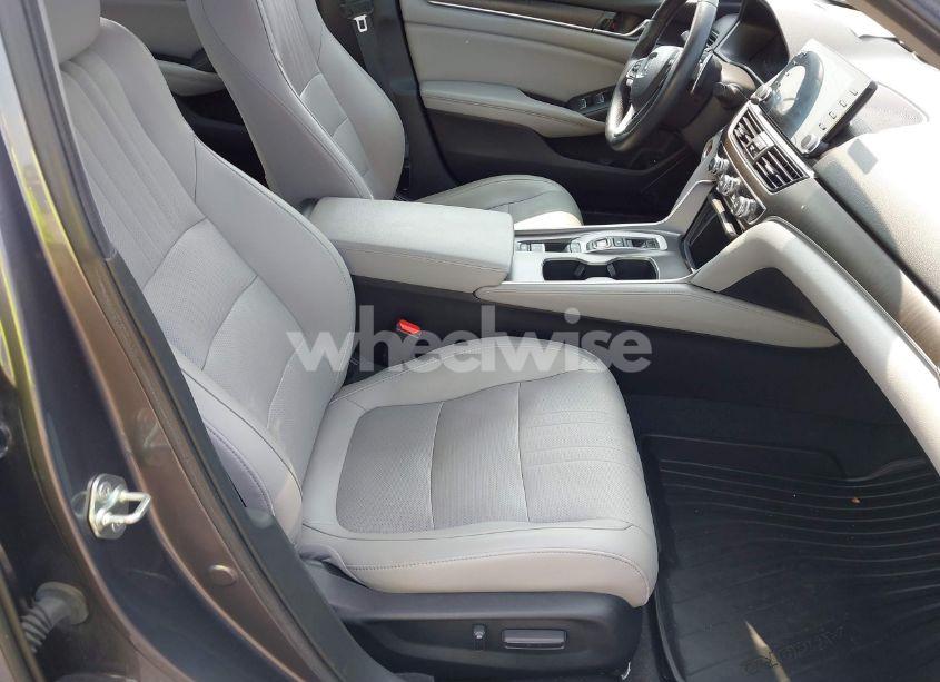 Photo 5 of 2019 Honda Accord TOURING 2.0T (VIN 1HGCV2F93KA022105)